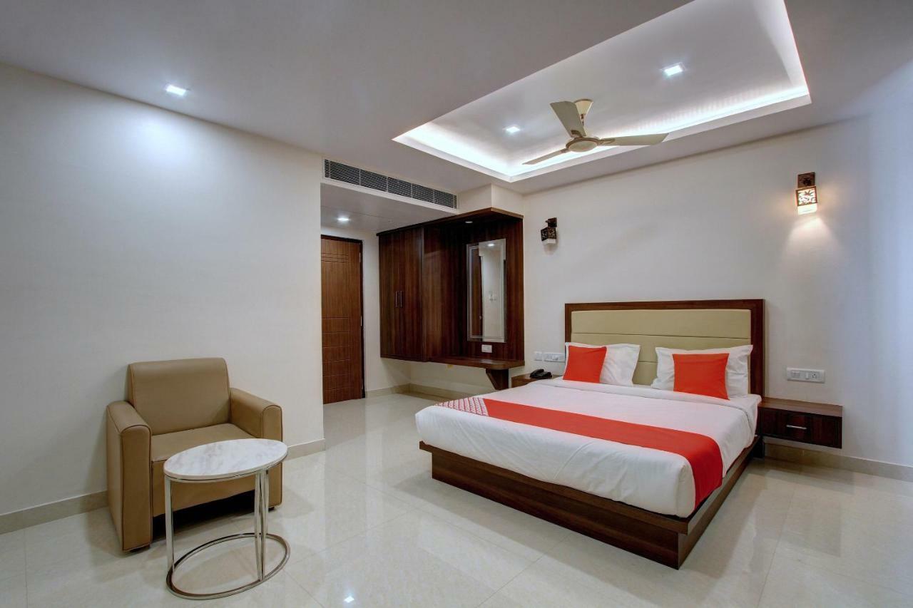 Hotel Ambika International Byndoor Bainduru Exterior photo