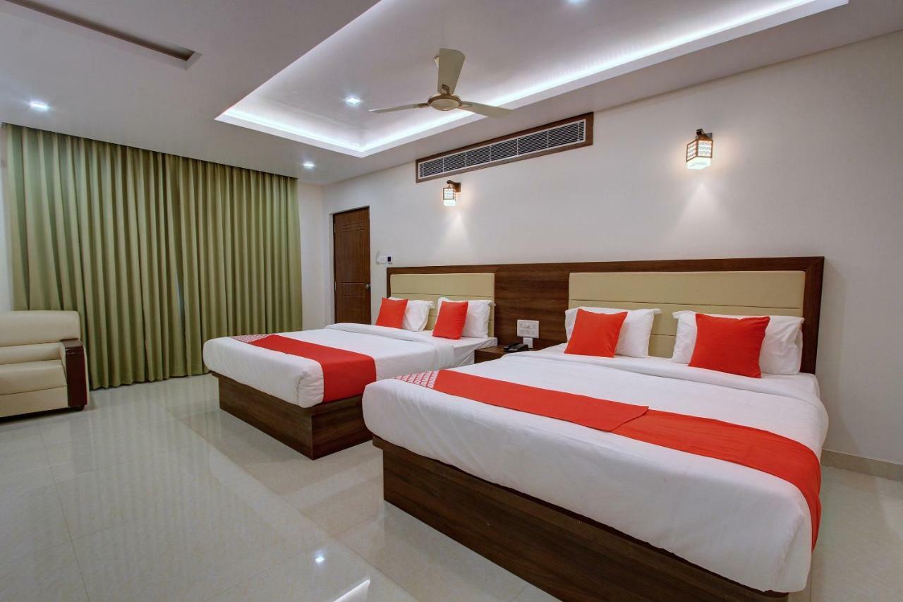 Hotel Ambika International Byndoor Bainduru Exterior photo